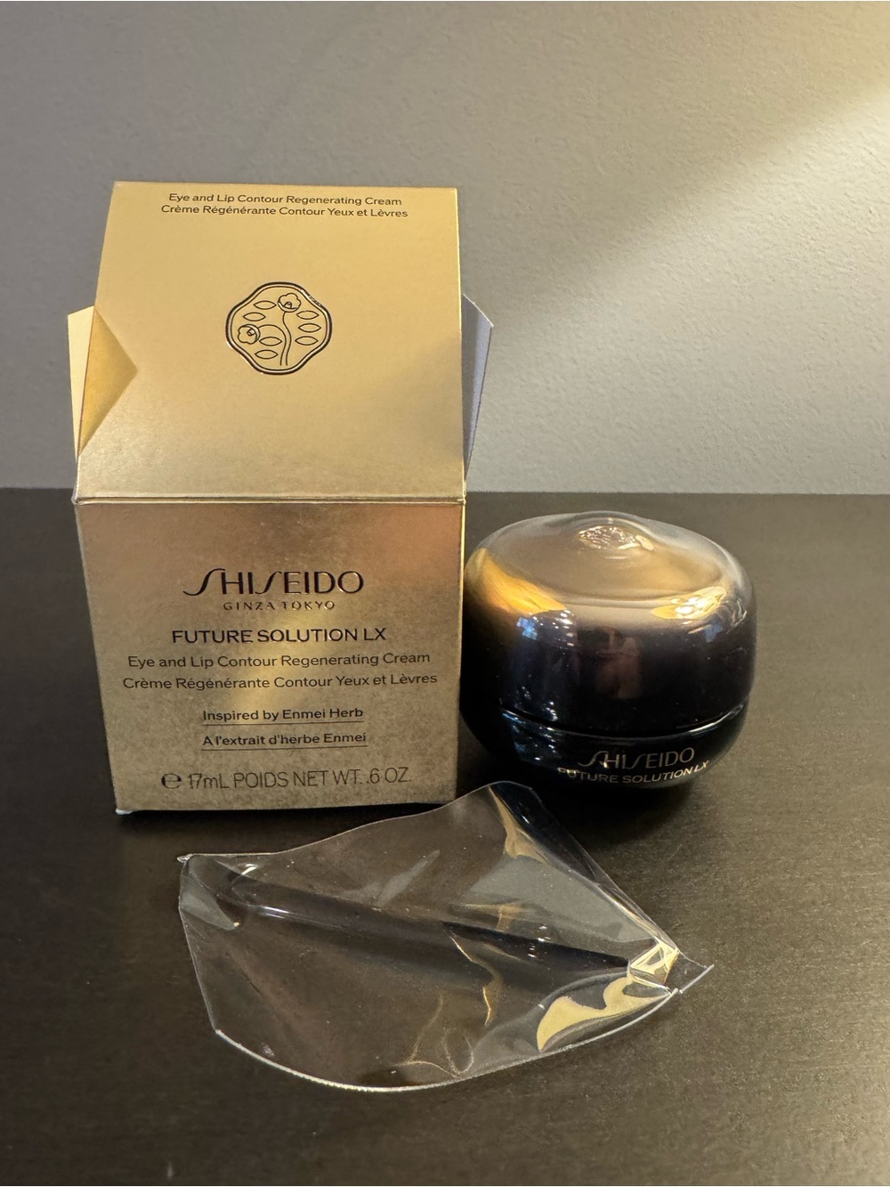 Shiseido Future Solution LX Eye & Lip Contour Regenerating Cream 15 ml .5 oz NIB